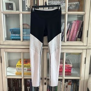 Outdoor Voices Tri color leggings Small